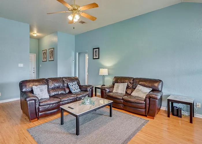 8 Mi To Hood! Family W/ Patio & Yard Holiday home *