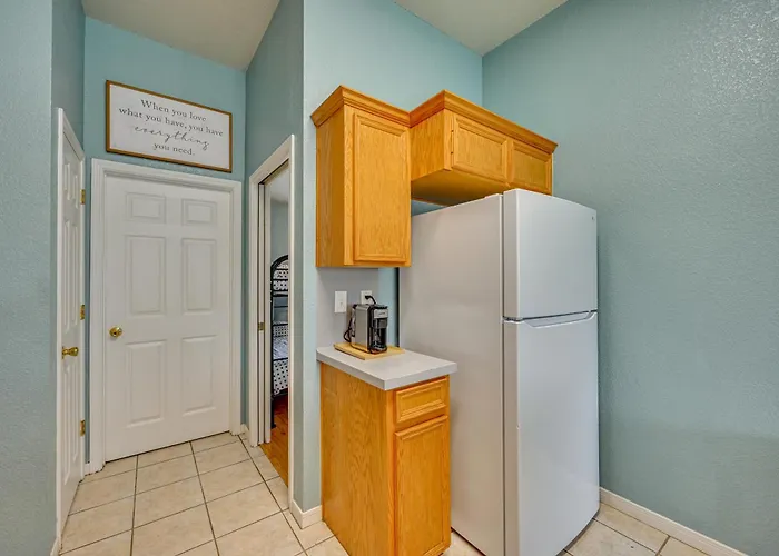 Holiday home 8 Mi To Hood! Family W/ Patio & Yard