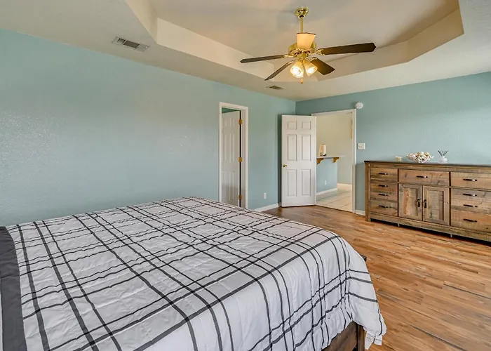 8 Mi To Hood! Family W/ Patio & Yard Holiday home Killeen