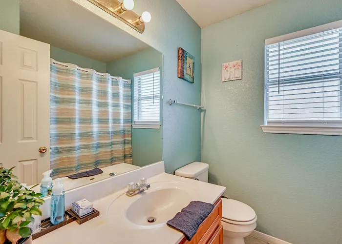 8 Mi To Hood! Family W/ Patio & Yard Holiday home
