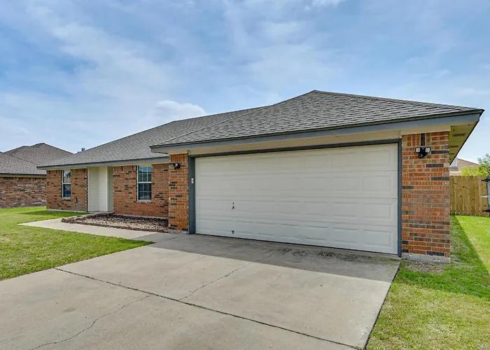 8 Mi To Hood! Family W/ Patio & Yard *